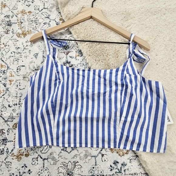 Old Navy Cami Crop Top Blue and White Stripe Large - Picture 6 of 9